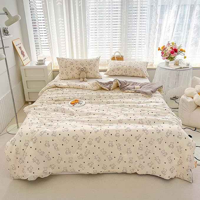 Soja Quilt | Soybean Fiber Cooling Comforter, Sustainable Bedding, Silky Breathable Summer Quilt - Dean Bear